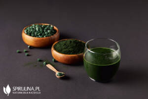 Spirulina – tabletki, kapsułki czy proszek?