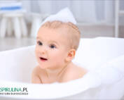 Kąpiel niemowlaka