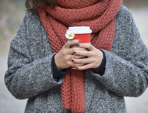 Zimne dłonie i stopy: co naprawdę może stać za ciągłym marznięciem?